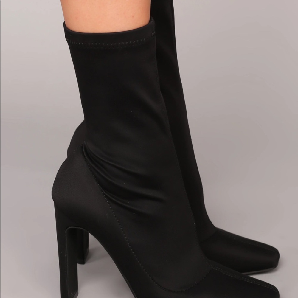Fashion Nova Stretch Sleek Bootie, Size 10M